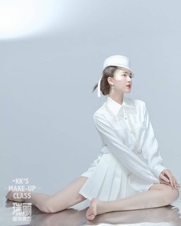 Lusi Zhao feet photo thumbnail