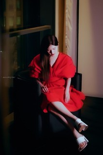 Lusi Zhao feet photo thumbnail