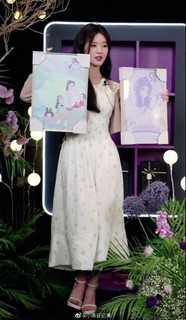 Lusi Zhao feet photo thumbnail