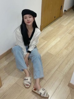 Lusi Zhao feet photo thumbnail