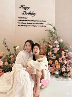 Lusi Zhao feet photo thumbnail