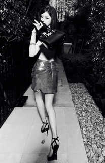 Lusi Zhao feet photo thumbnail