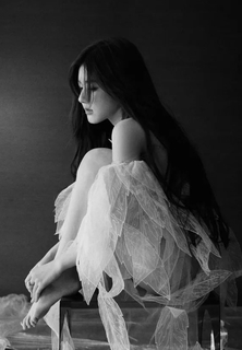 Lusi Zhao feet photo thumbnail