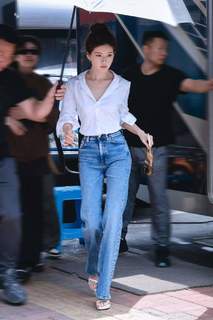 Lusi Zhao feet photo thumbnail