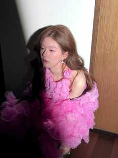 Lusi Zhao feet photo thumbnail