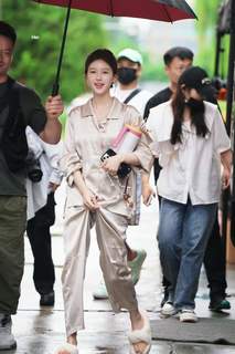 Lusi Zhao feet photo thumbnail