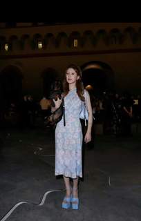 Lusi Zhao feet photo thumbnail