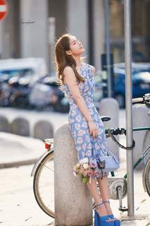 Lusi Zhao feet photo thumbnail