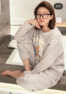 Lusi Zhao feet photo thumbnail