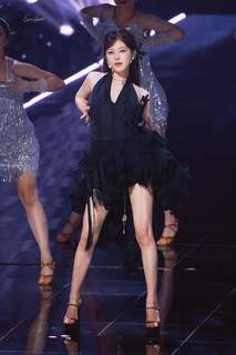 Lusi Zhao feet photo thumbnail