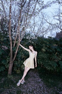 Lusi Zhao feet photo thumbnail