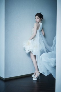 Lusi Zhao feet photo thumbnail