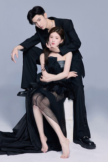 Lusi Zhao feet photo thumbnail