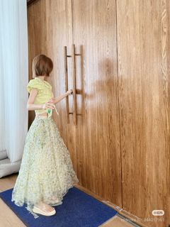 Lusi Zhao feet photo thumbnail