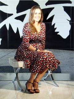 Luz Elena González feet photo thumbnail