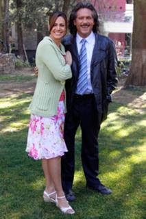 Luz Elena González feet photo thumbnail