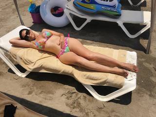 Luz Elena González feet photo thumbnail