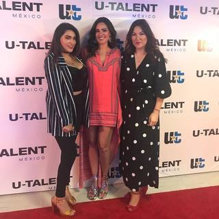 Luz Elena González feet photo thumbnail