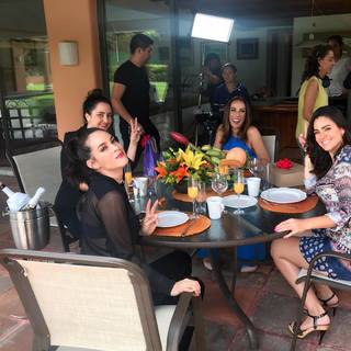 Luz Elena González feet photo thumbnail