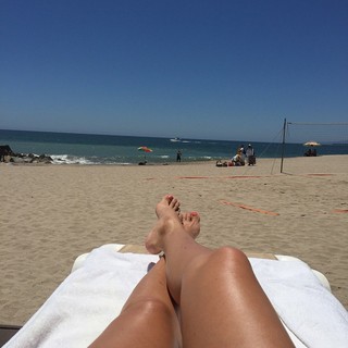 Luz Elena González feet photo thumbnail