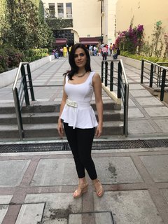 Luz Elena González feet photo thumbnail