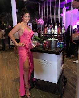 Luz Elena González feet photo thumbnail