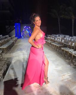 Luz Elena González feet photo thumbnail