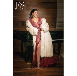 Luz Elena González feet photo thumbnail