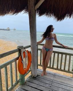 Luz Elena González feet photo thumbnail