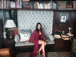 Luz Elena González feet photo thumbnail