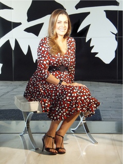 Luz Elena González feet photo thumbnail