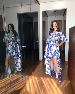 Luz Elena González feet photo thumbnail