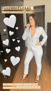 Luz Elena González feet photo thumbnail