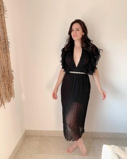 Luz Elena González feet photo thumbnail