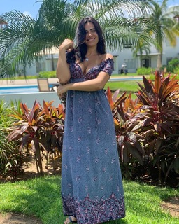 Luz Elena González feet photo thumbnail