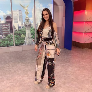 Luz Elena González feet photo thumbnail