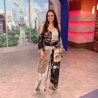 Luz Elena González feet photo thumbnail