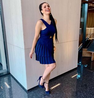 Luz Elena González feet photo thumbnail