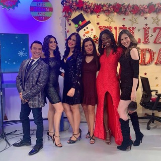 Luz Elena González feet photo thumbnail