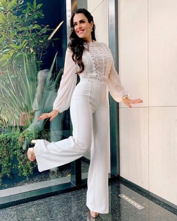 Luz Elena González feet photo thumbnail