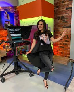 Luz Elena González feet photo thumbnail