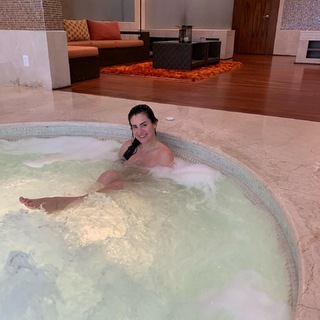 Luz Elena González feet photo thumbnail