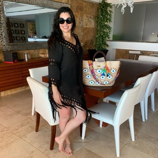 Luz Elena González feet photo thumbnail