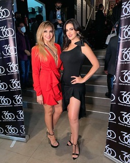 Luz Elena González feet photo thumbnail