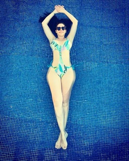 Luz Elena González feet photo thumbnail