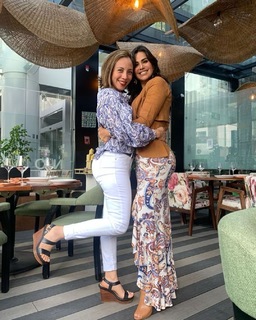 Luz Elena González feet photo thumbnail