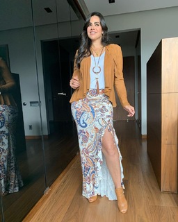 Luz Elena González feet photo thumbnail