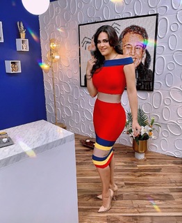 Luz Elena González feet photo thumbnail