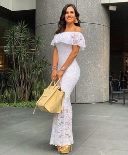 Luz Elena González feet photo thumbnail