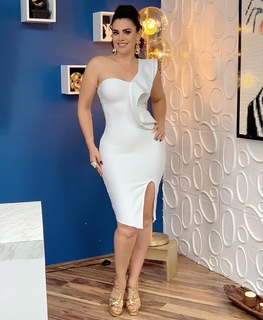 Luz Elena González feet photo thumbnail